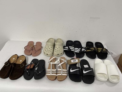 Lot 3876 - 9x Pairs of sandals in various styles to...