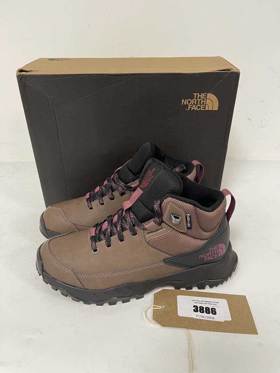 Lot 3886 - The North Face storm strike III boots in brown...