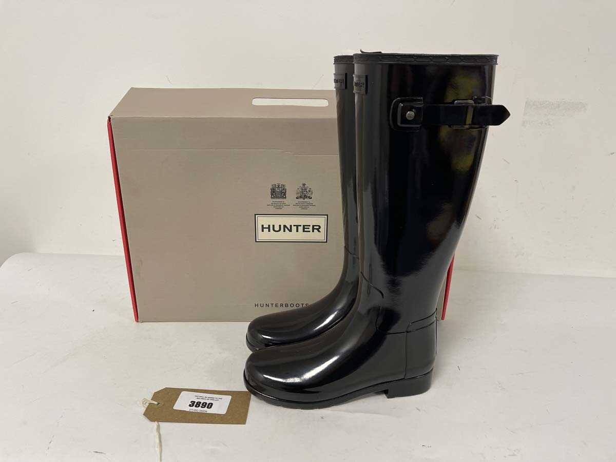 Lot 3890 - Hunter org refined wide fit wellington boots...