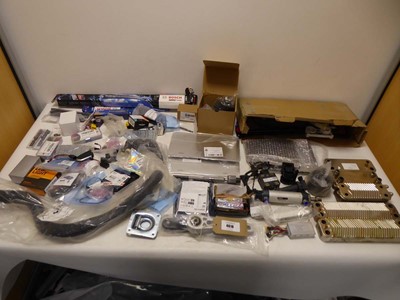 Lot 4618 - Selection of car parts to include spare light...