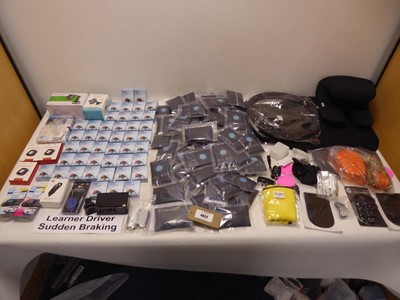 Lot 4622 - Selection of car accessories to include...