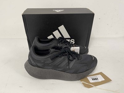 Lot 3907 - Adidas adizero aruku trainers in black size...