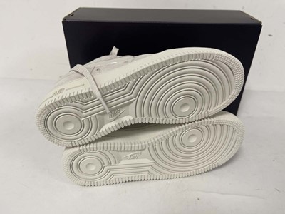Lot 3912 - Nike air force 1 '07 trainers in light bone...