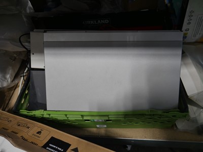 Lot 1667 - Crate containing electrical items incl....