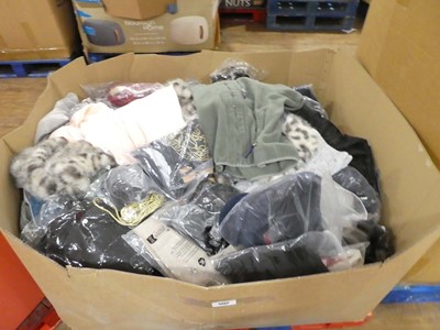 Lot 3983 - Pallet box (not included) containing mixed...