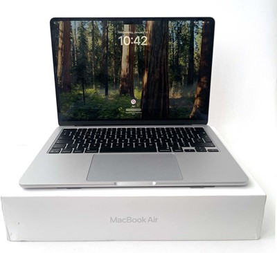 Lot MacBook Air 13" 2025 A3240 Silver laptop with...