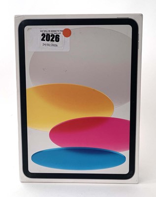 Lot iPad A16 A3354 128GB Silver with box and cable