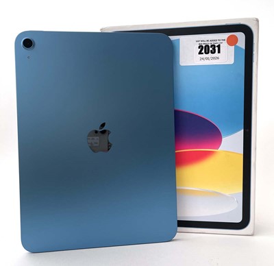 Lot iPad A16 A3354 128GB Blue with box, plug and...