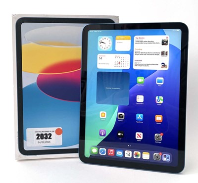 Lot iPad A16 A3354 128GB Blue with box and cable