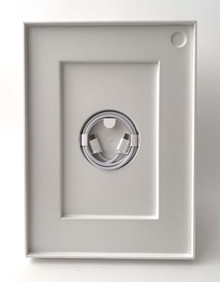 Lot iPad A16 128GB Pink with box and cable