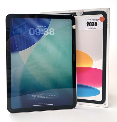 Lot iPad 10th Gen A2696 256GB Silver with box and...