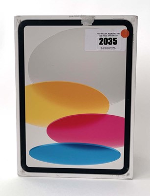 Lot iPad 10th Gen A2696 256GB Silver with box and...