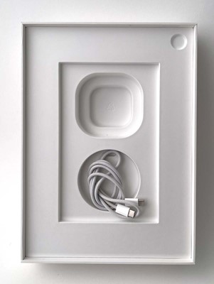 Lot iPad 10th Gen A2696 256GB Silver with box and...