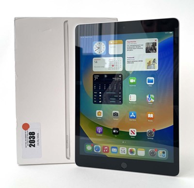 Lot iPad 9th Gen A2602 64GB Silver with box