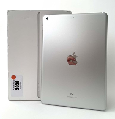 Lot iPad 9th Gen A2602 64GB Silver with box