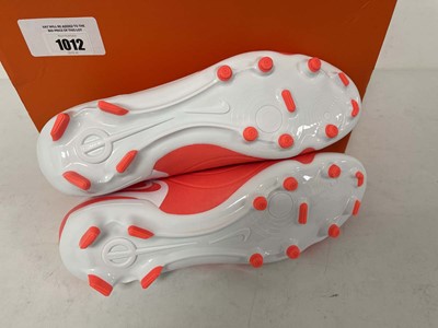 Lot Nike legend 10 club football boots in hot lava...