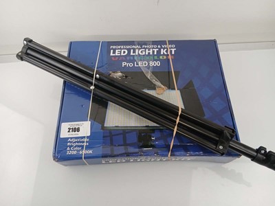 Lot 2106 - Boxed Led light kit varicolor pro led 800 with...