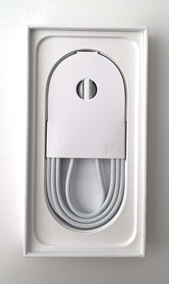 Lot iPhone 16e 128GB White with box and cable