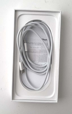 Lot iPhone 16 128GB Black with box and cable