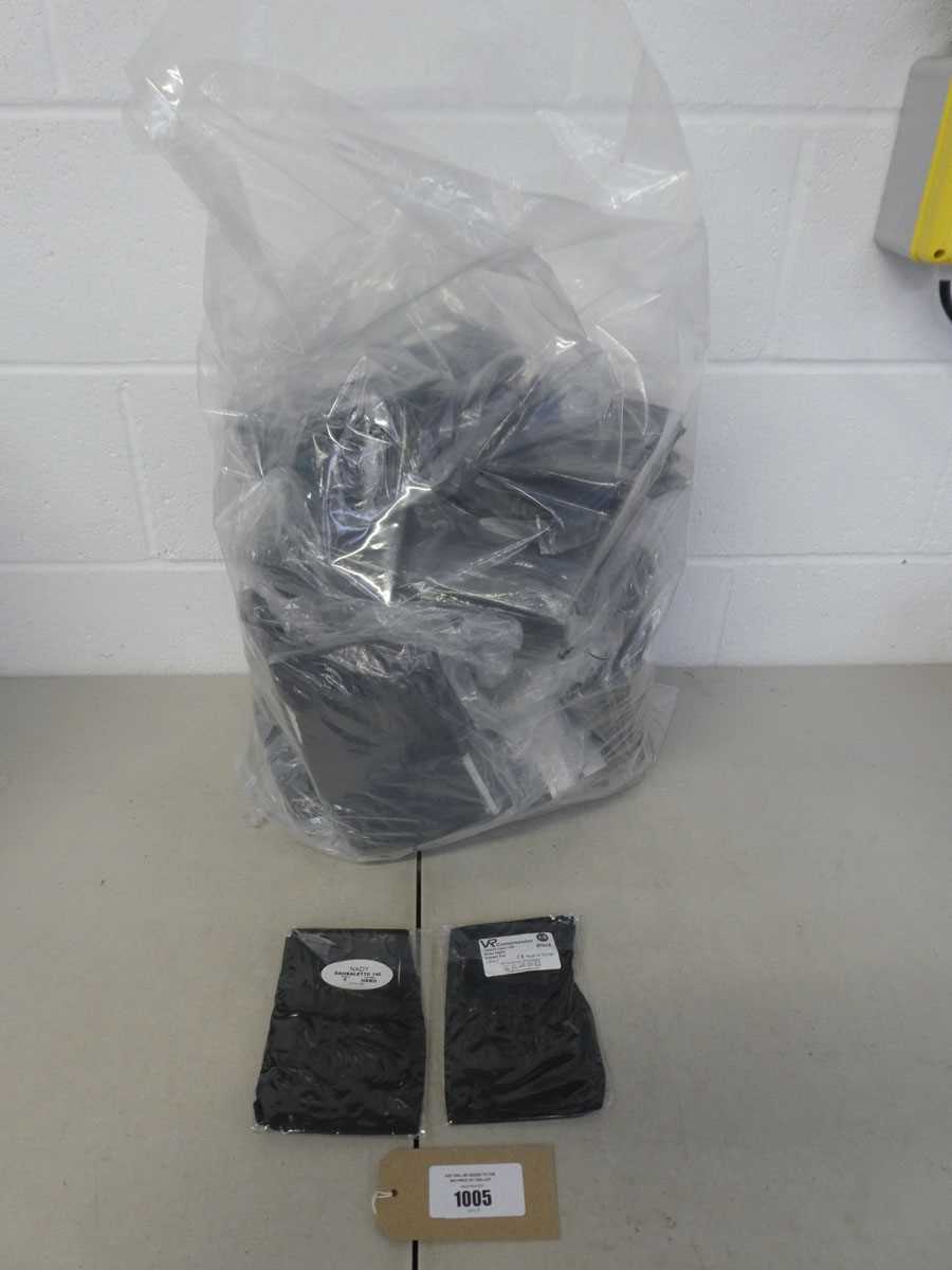 Lot A bag containing approx. 100 pairs of women's...