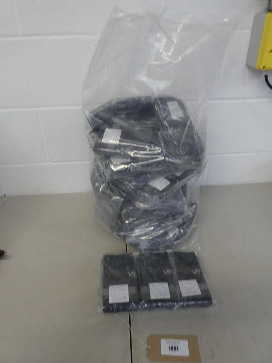Lot A bag containing approx. 100 pairs of VR...