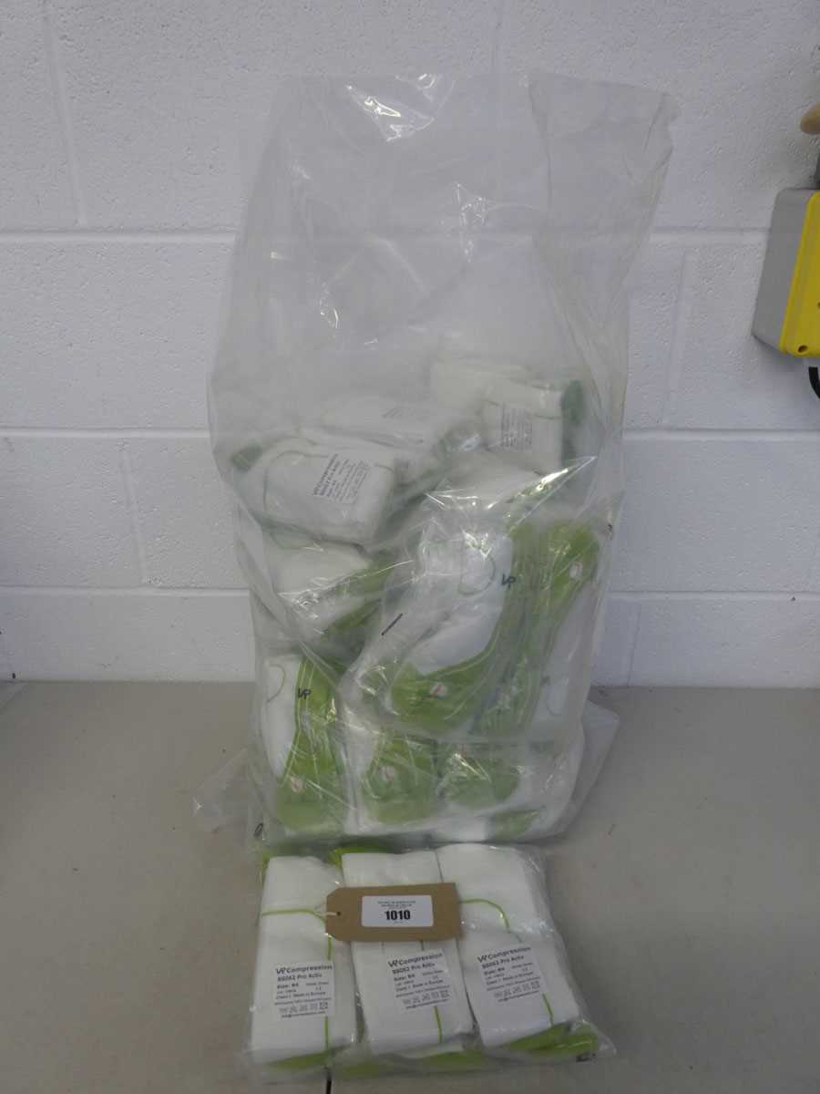 Lot A bag containing approx. 100 pairs of VR...