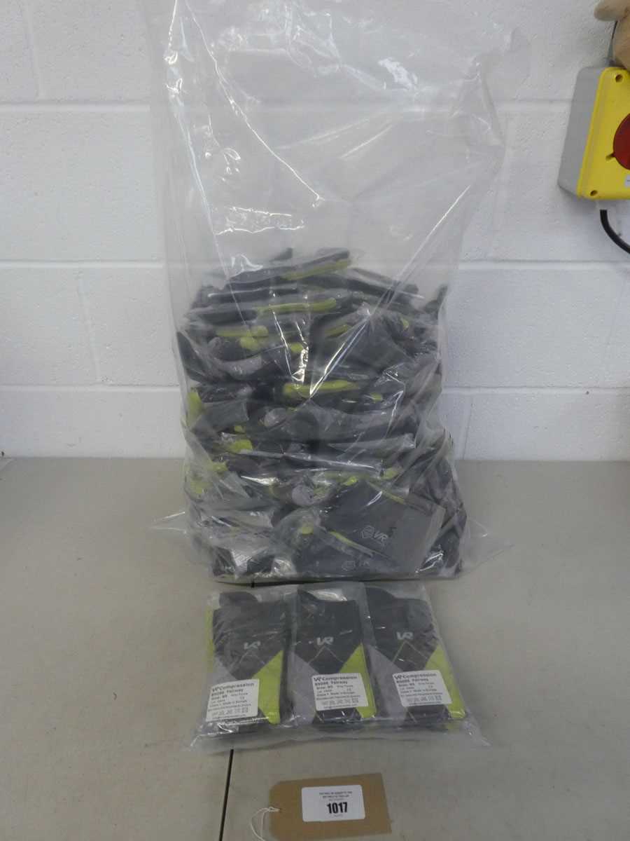 Lot A bag containing approx. 100 pairs of VR...