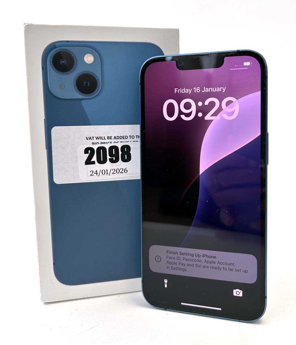 Lot iPhone 13 256GB Blue with box and cable