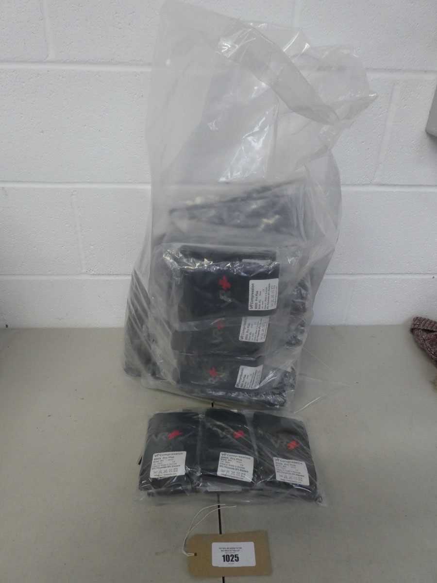 Lot A bag containing approx. 100 pairs of VR...
