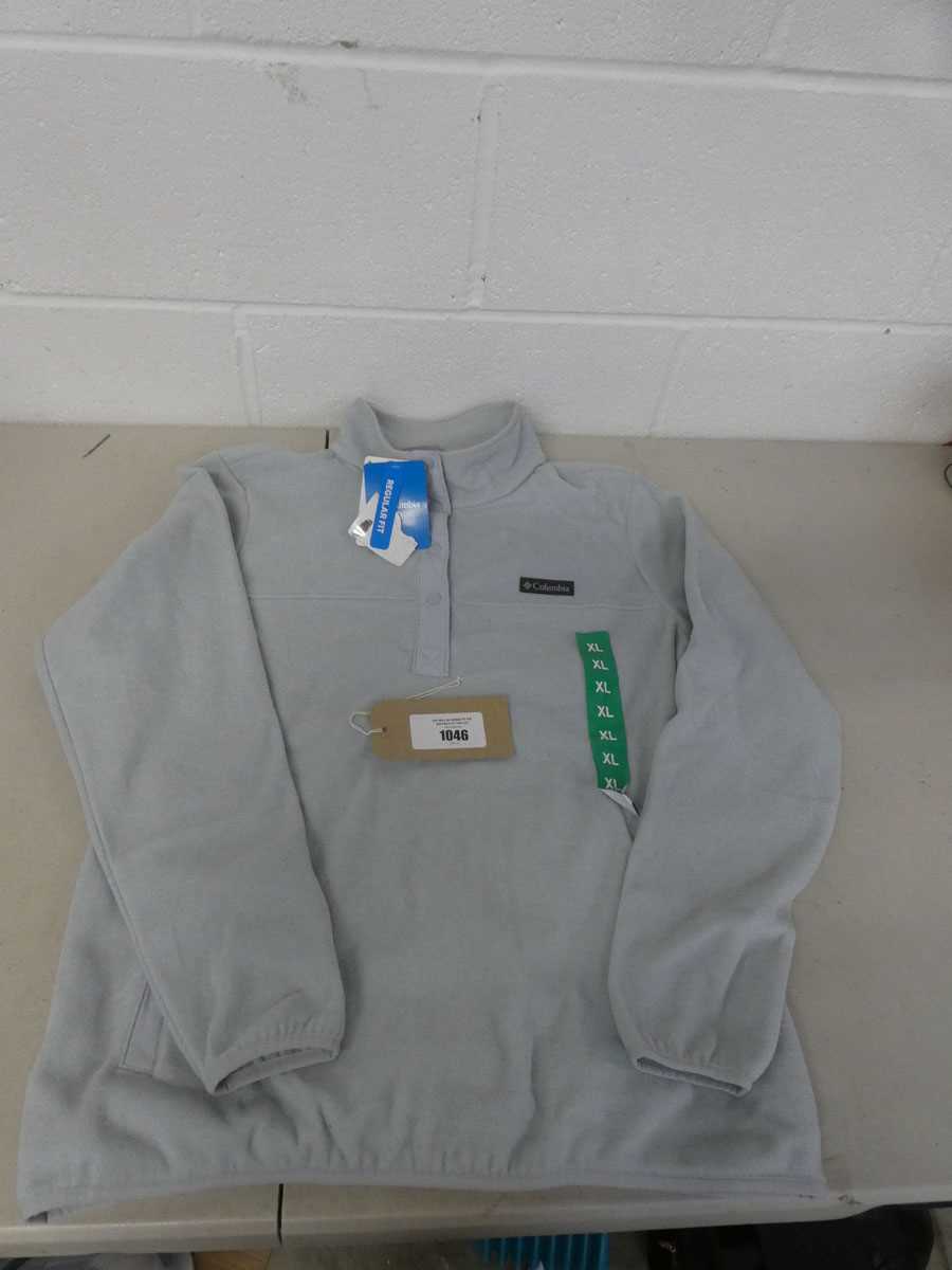 Lot A Columbia button up fleece in blue ( size XL).