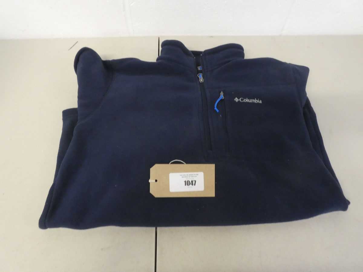 Lot A 1/2 zip Columbia fleece in navy ( size L).