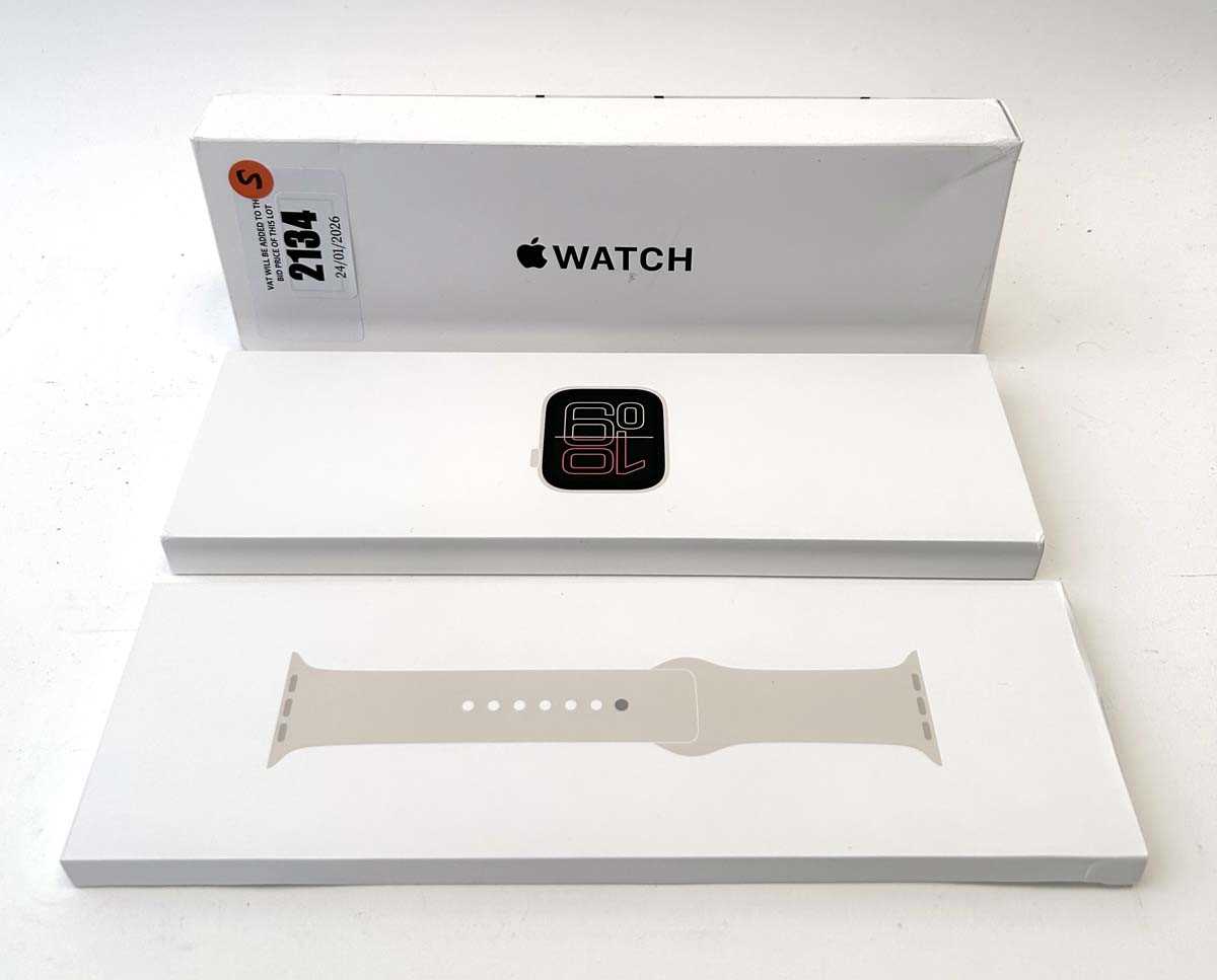 Lot *Sealed* Apple SE 3 40MM Starlight A3324