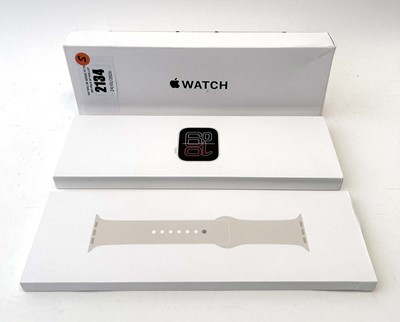 Lot *Sealed* Apple SE 3 40MM Starlight A3324