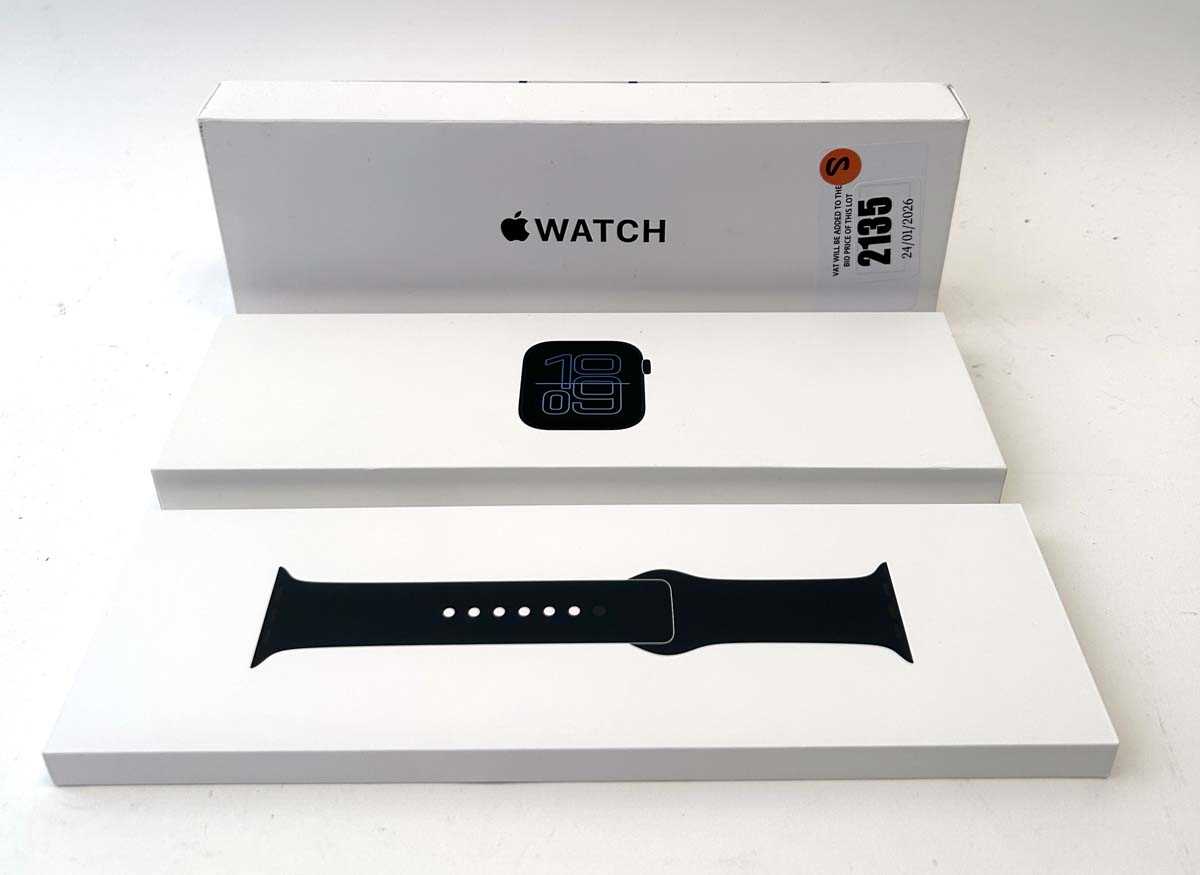 Lot *Sealed* Apple SE 3 40MM Midnight A3324