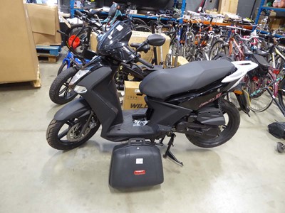 Lot 4021 - (LK11 FRF) 2011 Kymco Agility City 50 moped in...