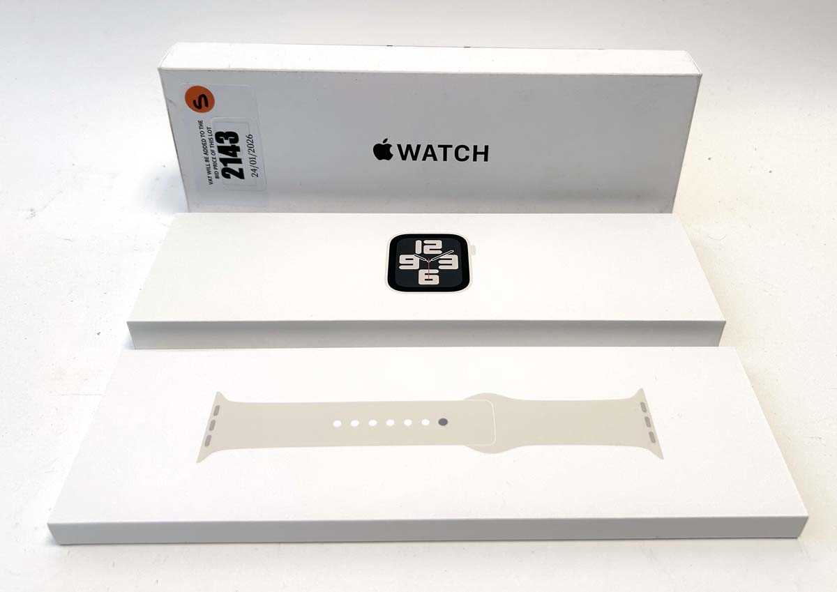 Lot *Sealed* Apple Watch SE Gen 2 40MM Starlight...