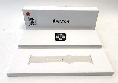 Lot *Sealed* Apple Watch SE Gen 2 40MM Starlight...