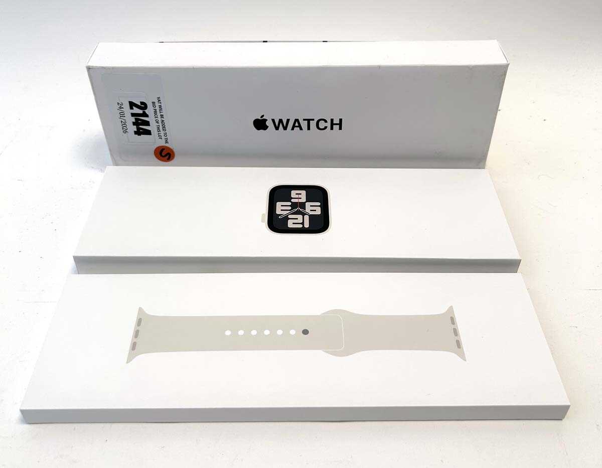 Lot *Sealed* Apple Watch SE Gen 2 40MM Starlight...
