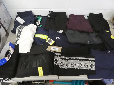 Lot Approx. 15 items of branded clothing to...