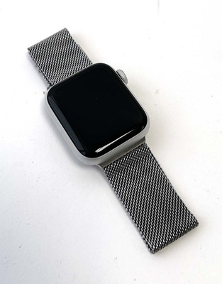 Lot Apple Watch Series 4 40MM Silver with strap