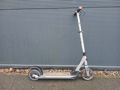 Lot 4040 - Razer scooter