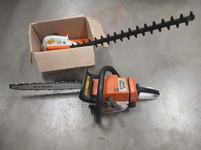 Lot 4072 - Stihl 024 petrol chainsaw with Stihl HS242...
