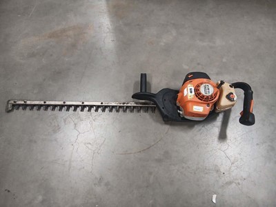 Lot 4075 - Stihl HS86R petrol hedgetrimmer