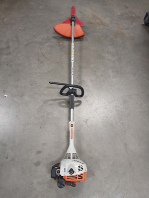 Lot 4078 - Stihl FS55R petrol strimmer