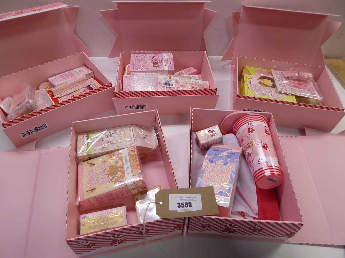 Lot 5 x P. Louise Bow gift box toiletry gift sets