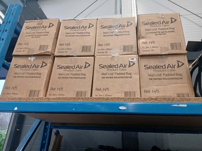 Lot 4107 - 8 boxes of sealed air mail light padded bags