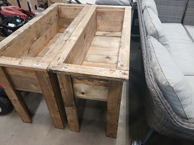 Lot 4134 - Wooden garden planter