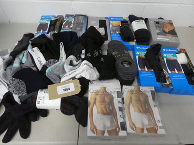 Lot Mixed lot of mens and womens underwear, socks,...