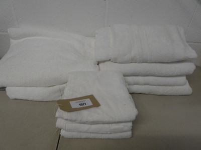 Lot Approx. 6 bath towels & x3 hand towels by...