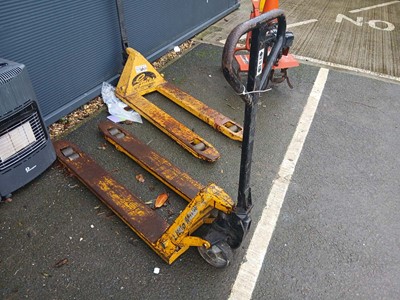 Lot 4166 - Little Mule 2000kg max lift pallet truck
